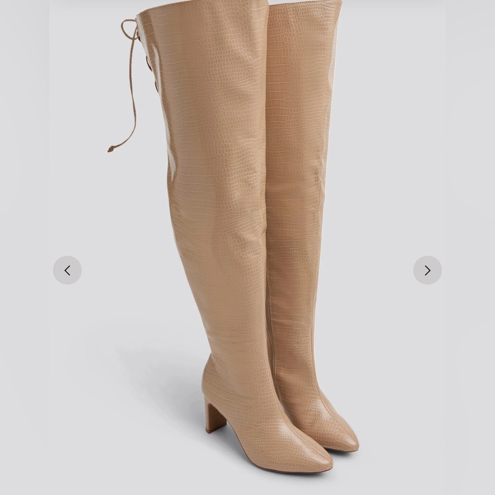 Croc Texture Thigh High Boots . BNIB. Size 9. Bone Colored